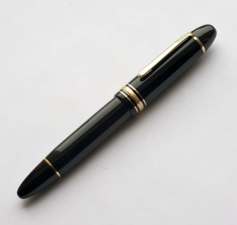 AAA Grade Replica Montblanc Meisterstuck Le Grand Roller Ball Pen Black & Gold Extra Large